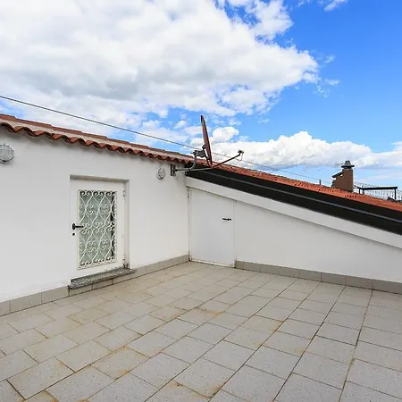 Albicocca Apartment *